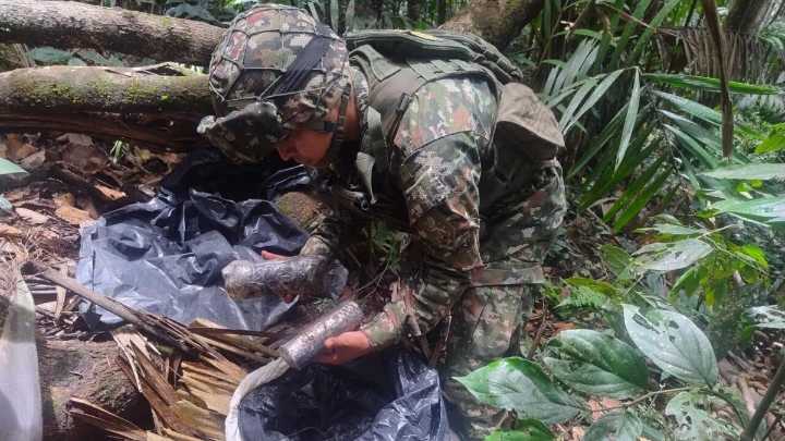 Destruidos casi 60 artefactos explosivos en Caquetá: pertenecerían al bloque ‘Jorge Suárez Briceño’ de las disidencias de 'Calarcá'
