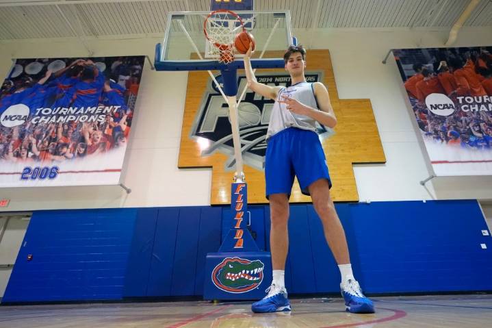 UF's 7-9 Olivier Rioux makes historic debut