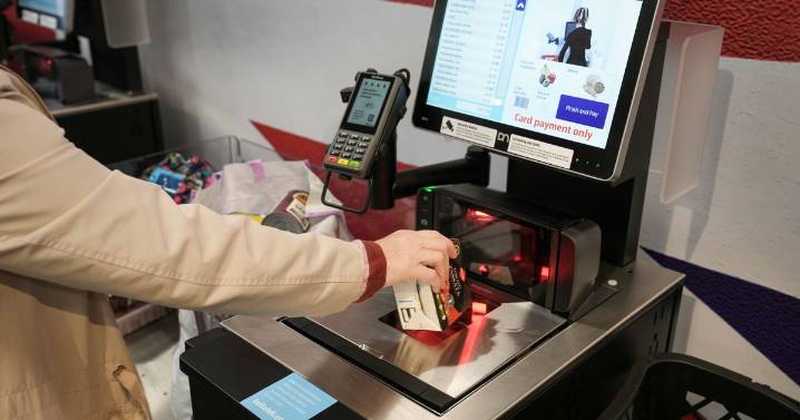 Aldi recalls 'dangerous' chocolate snack as shoppers warned 'do not eat'