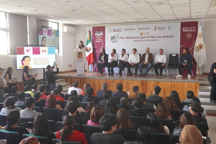 Inician asambleas informativas de la Beca Gertrudis Bocanegra en Michoacán