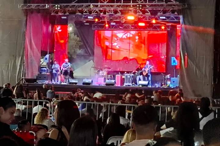 Se desarrolla la segunda noche de la Fiesta Nacional del Canasto