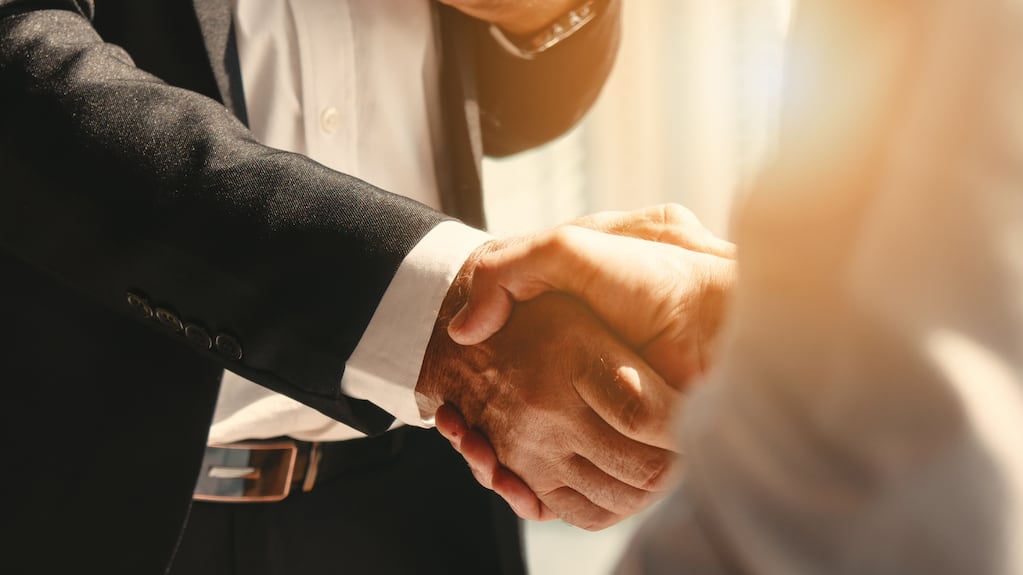 Empresas buscan empleados: cómo postularse en noviembre de 2025