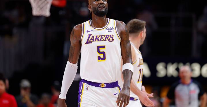 Deandre Ayton out vs. Clippers with right knee contusion