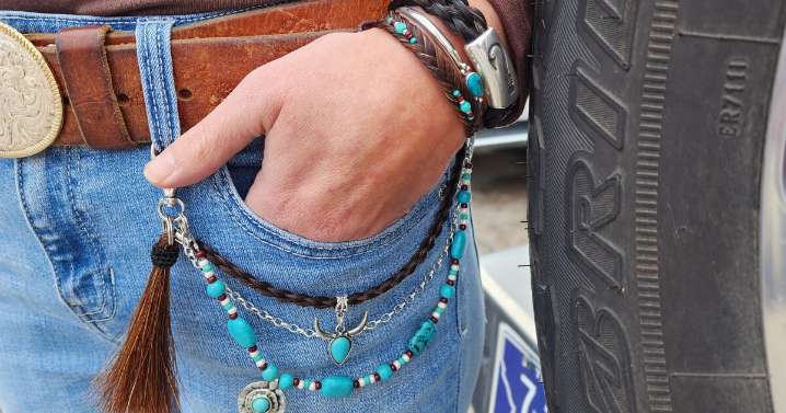 Cowboy Collectibles preserves Western heritage through horsehair jewelry