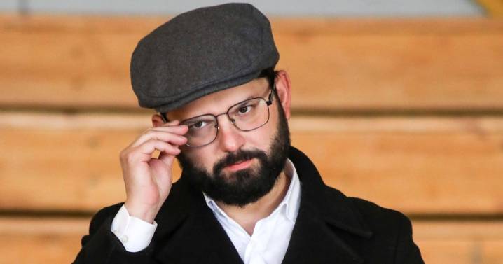 Boric sufre duro golpe que pone en duda la continuidad de su proyecto político