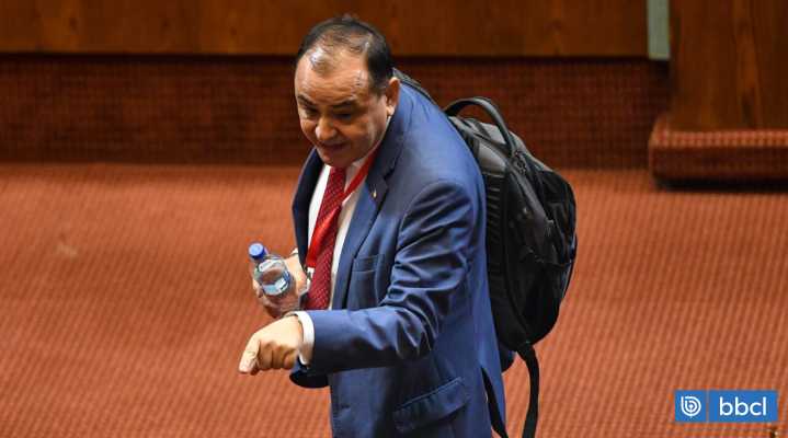 Senado votará AC que pondría fin a carrera de Ulloa aunque aún pena el fantasma de la falta de quórum