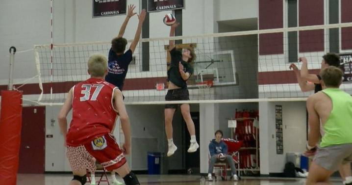 'We want that gold ball': Middleton boys volleyball returns to State