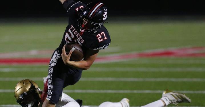 High School Football: Friday's night's scoreboard; quarterfinal pairings