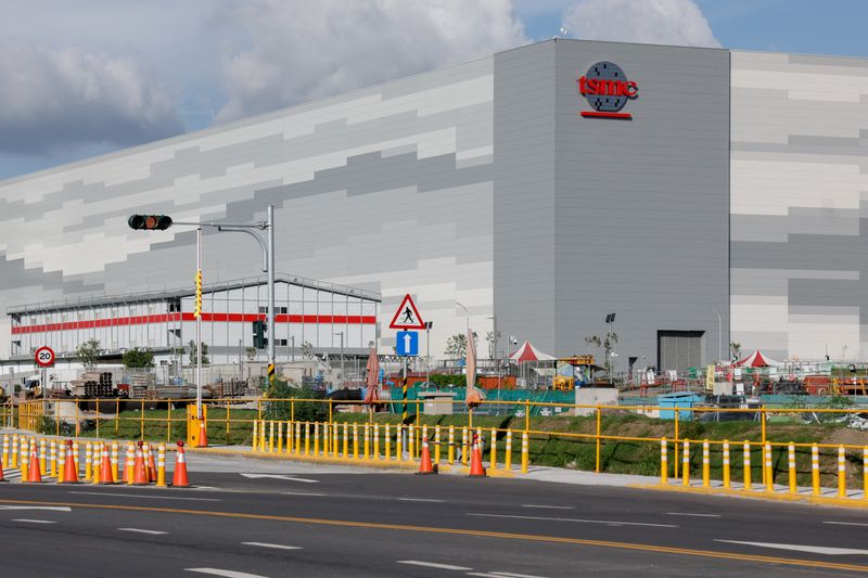 Exclusive-Trump team wants Taiwan to train US chip plant workers, sources say