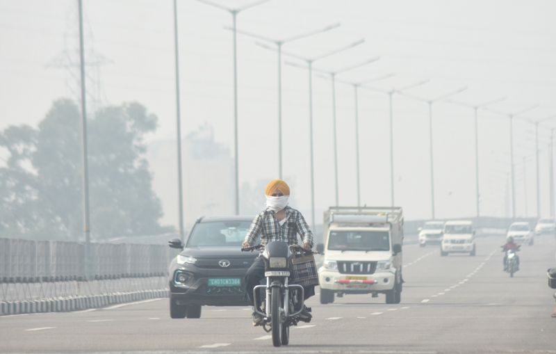 Farm fires on rise, AQI deteriorates in Ludhiana