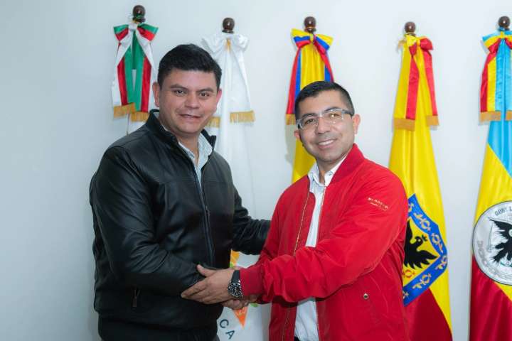 CAR y Villapinzón firman histórico convenio para reducir la contaminación de curtiembres en el nacimiento del Río Bogotá