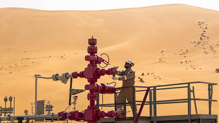 Nuevo hallazgo petrolero en Egipto reaviva el debate global sobre la transición energética