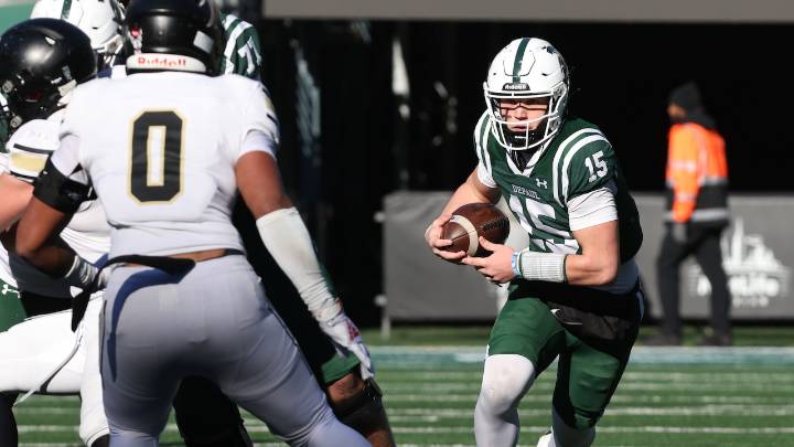 Bum ankle can’t slow Zammit as he carries No. 10 DePaul to 2nd straight NPB title