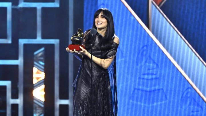 Aitana gana su primer Latin Grammy por 'Cuarto azul' y se lo dedica a Plex: "Le quiero con todo mi corazón"