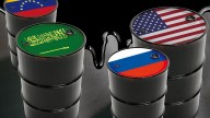 Arabia y Rusia abren el grifo en diciembre y el barril de petróleo pierde la cota de los 65 dólares
