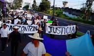 Marchan en Uruapan comuneros por justicia para Carlos Manzo