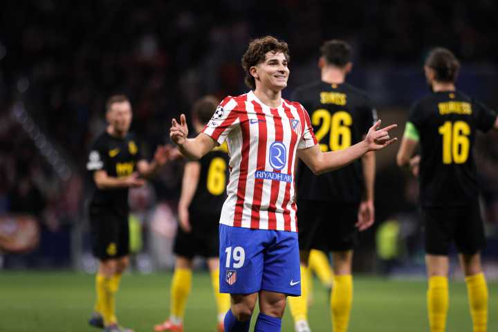 Atlético de Madrid ganó 3-1 con doblete de Julián Álvarez