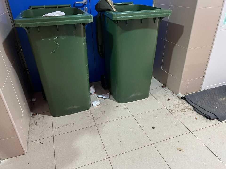 Padres del CEIP Maestro José Fuentes reclaman medidas por deficiencias en la limpieza del centro