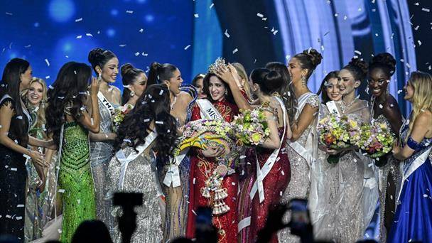 México se corona Miss Universo en medio de apoyo feminista tras altercado con organizador
