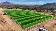 Avanza construcción de multideportivo en Ayoquezco de Aldama
