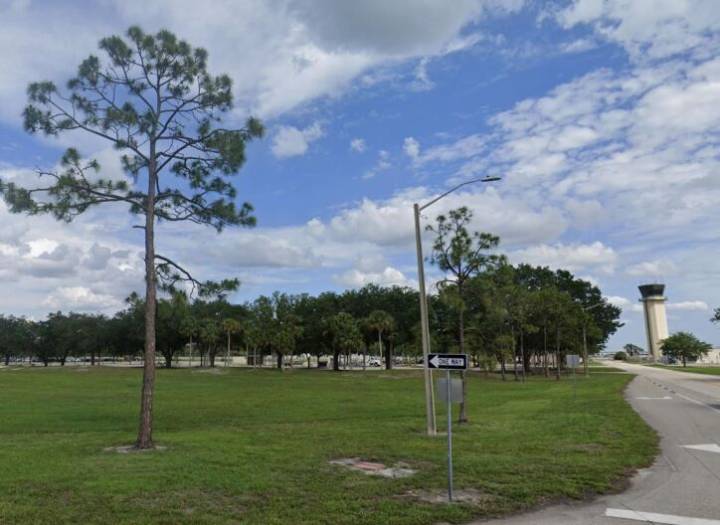 RSW to offer reserved, remote parking during Thanksgiving week