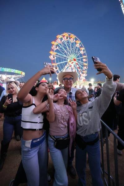 Recorre Gobernador Rocha la Expo Ganader…