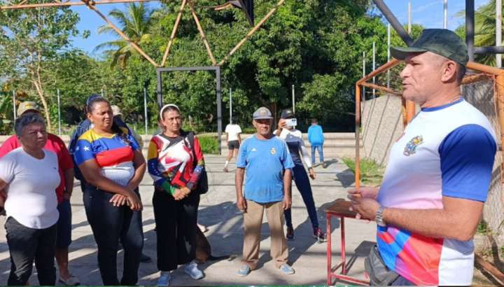Pueblo venezolano continua ejerciendo su derecho al voto en la Conformación de Comandos Bolivarianos este 28