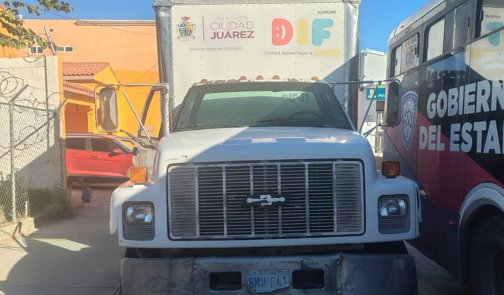 Impacta camión del DIF a unidad del JuárezBus en la 16 de Septiembre