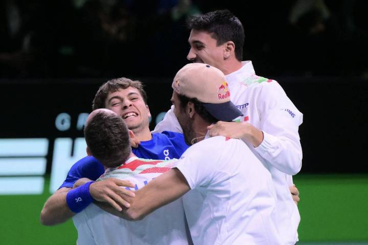 Italy wins third straight Davis Cup as Flavio Cobolli and Matteo Berrettini step up