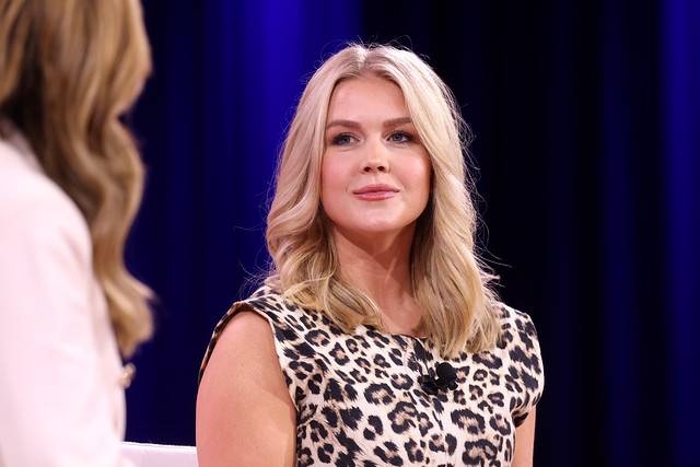 'What Are They Hiding?' White House Scrambles To Blame Dems For Trump's Epstein Cover