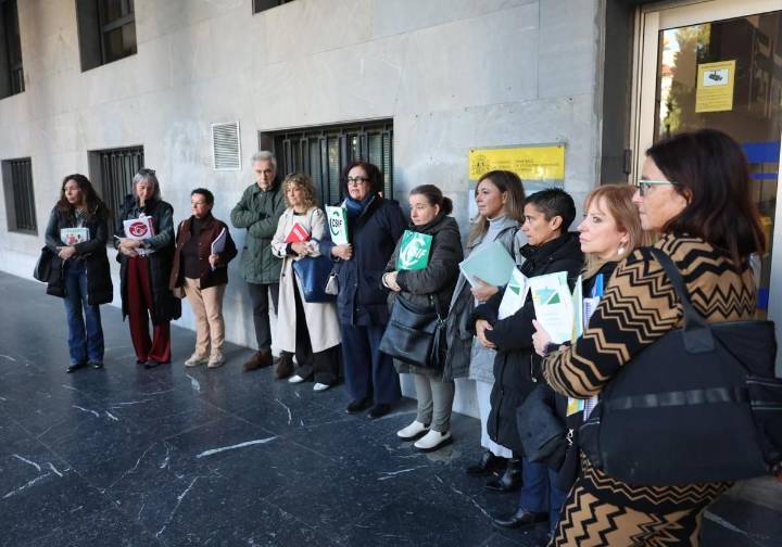 Las educadoras infantiles mantienen la huelga tras reunirse con la consejera: «Esta vez no la vamos a desconvocar»