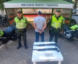 Por llevar dos escopetas en un camión fue capturado