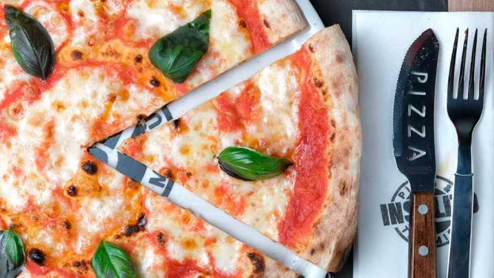 Un matrimonio italiano abre un nuevo restaurante en Zaragoza con pizza y tiramisú caseros: “No somos la clásica pizzería”