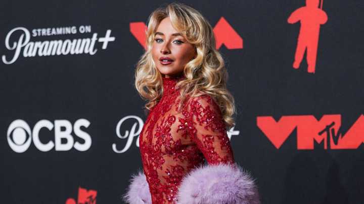 Sabrina Carpenter Protagonizará un Musical Inspirado en 'Alicia en el País de las Maravillas'