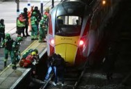 Tragedia en Reino Unido: ataque con cuchillo a pasajeros en tren hacia Londres deja 11 heridos