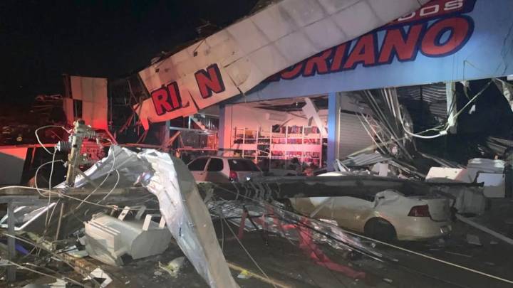 Un potente tornado deja al menos seis muertos y 400 heridos en Brasil: "Esto es un escenario de guerra"