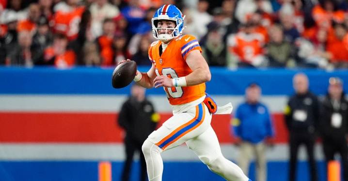 Broncos vs. Raiders third quarter recap