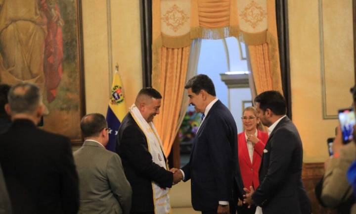 Maduro convoca a cristianos de EEUU a rechazar los “tambores de la guerra”