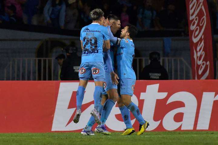La ilusión de quedarse en Primera: Deportes Iquique derrotó a Unión La Calera y sigue en la lucha por no caer a la Primera B