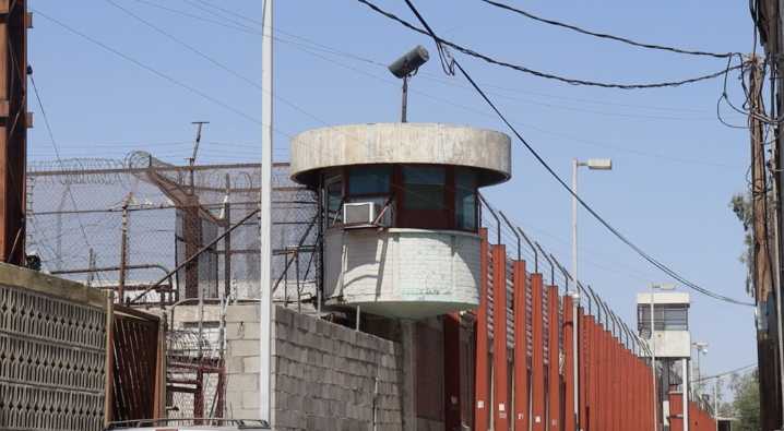 No es delito introducir celulares a los centros penitenciarios: Comisionado