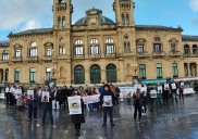 Concentraciones en las tres capitales vascas contra la ley taurina que regula la participación infantil