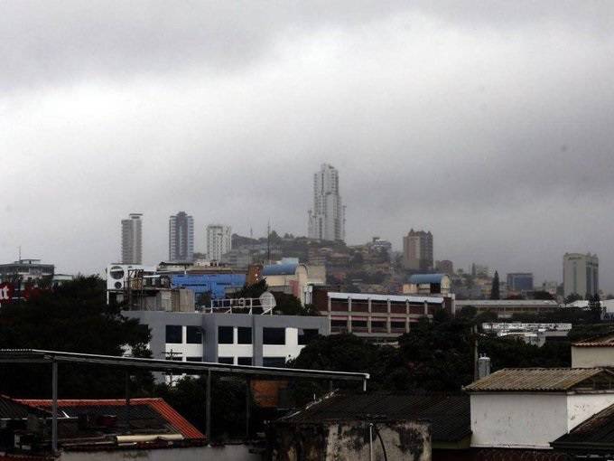Precipitaciones débiles y temperaturas frescas para este sábado