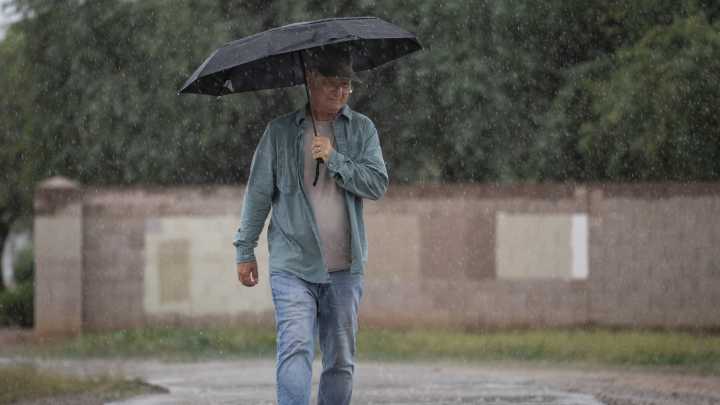Wet Phoenix area weather to continue, with northern AZ snow showers