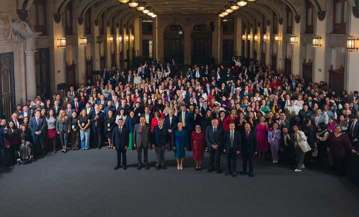 Destaca Pedro Haces respaldo de Sheinbaum a trabajo legislativo