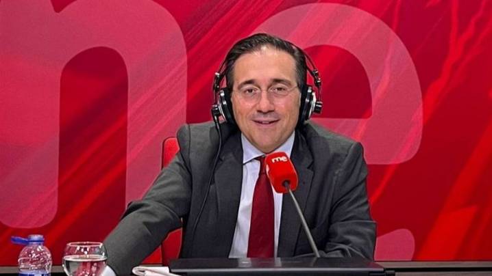 Albares confirma el compromiso "a largo plazo" con Ucrania y prevé destinar otros mil millones en equipamiento militar