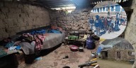 Niños viajan 12 horas hasta Arequipa para pedir ayuda: su colegio de adobe se cae a pedazos y duermen en el piso