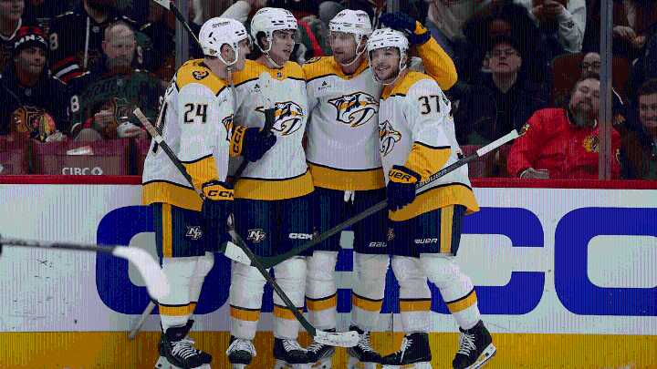 Predators hold off Blackhawks for 2nd road win in row