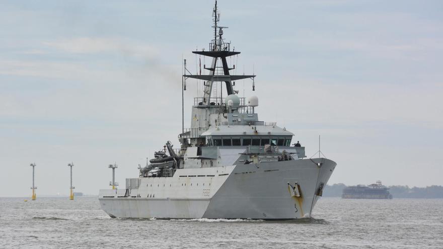 Buques británicos y de la OTAN vigilan a dos buques de guerra rusos en el canal de la Mancha