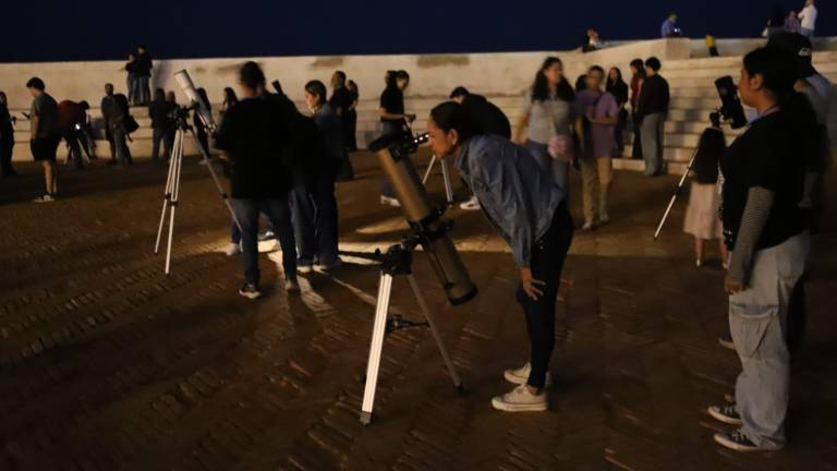 En ambiente de ciencia y familia, se celebra la Noche de las Estrellas en Mazatlán