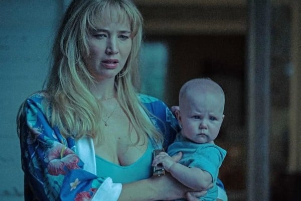 Video: Entra Jennifer Lawrence en psicosis en 'Mátate, Amor'